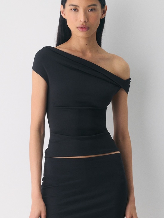 Aritzia Tops - Original Contour Ravish Top